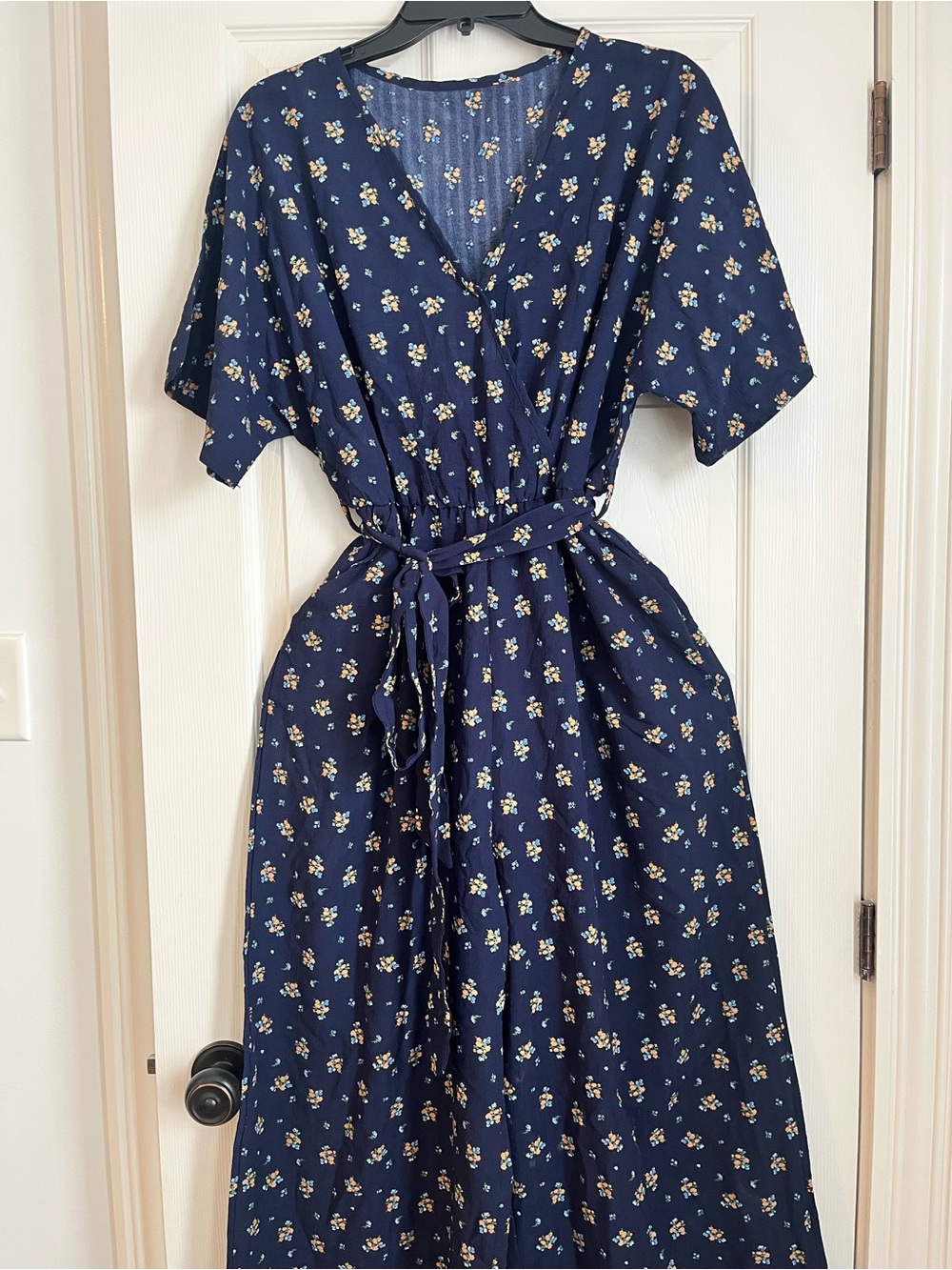 Navy Floral Tie-Waist jumpsuit